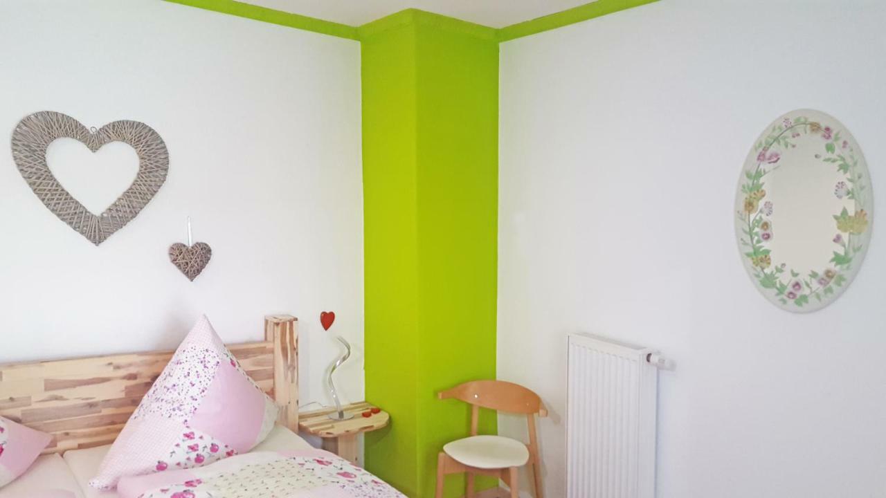 Ferienhaus Am Traumpfad Hatzenport Esterno foto